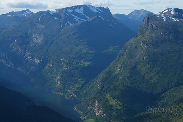 Norwegia (2082).JPG - Norwegia - Dalsnibba (widok na Geirangerfjord)